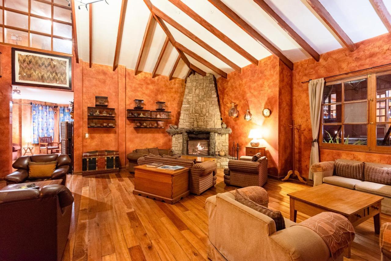 Hotel Pakaritampu Олантаятамбо Екстериор снимка